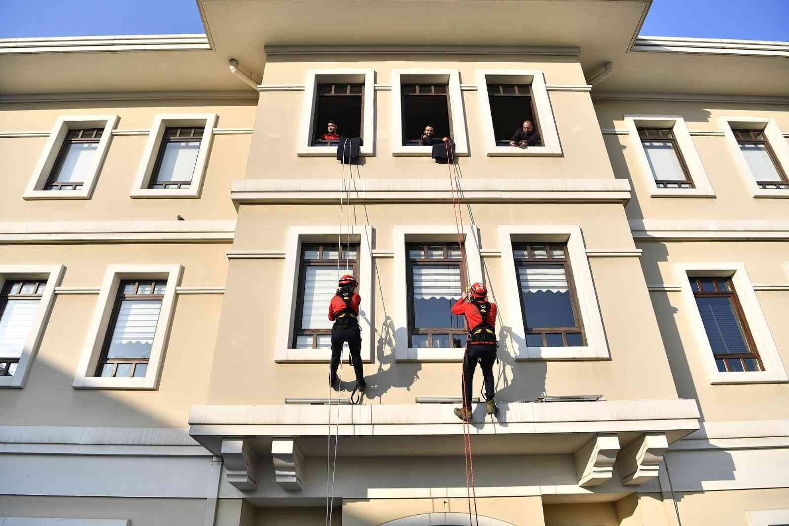 Osmangazi’den nefes kesen deprem tatbikatı