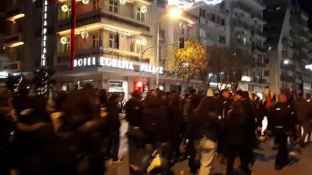 16 yaşındaki çocuk polis kurşunuyla ölmesinin ardından komşuda başlayan protestolarda olaylar çıktı