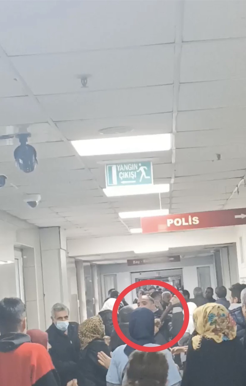 Balkondan düşen kadın hayatını kaybetti, aileler hastanede birbirine girdi