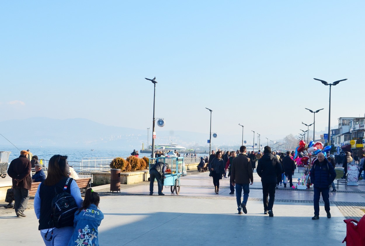 Mudanya sahili doldu taştı