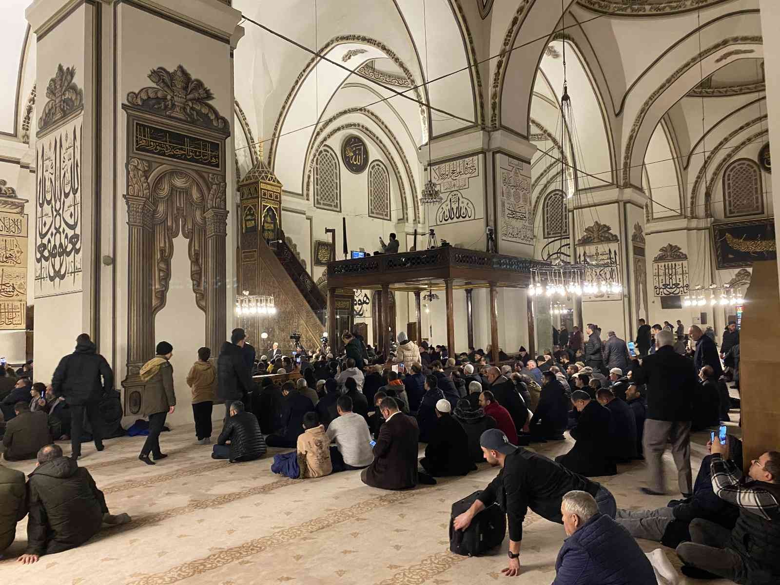 Bursalılar, Regaip Kandili’nde Ulu Cami’ye akın etti