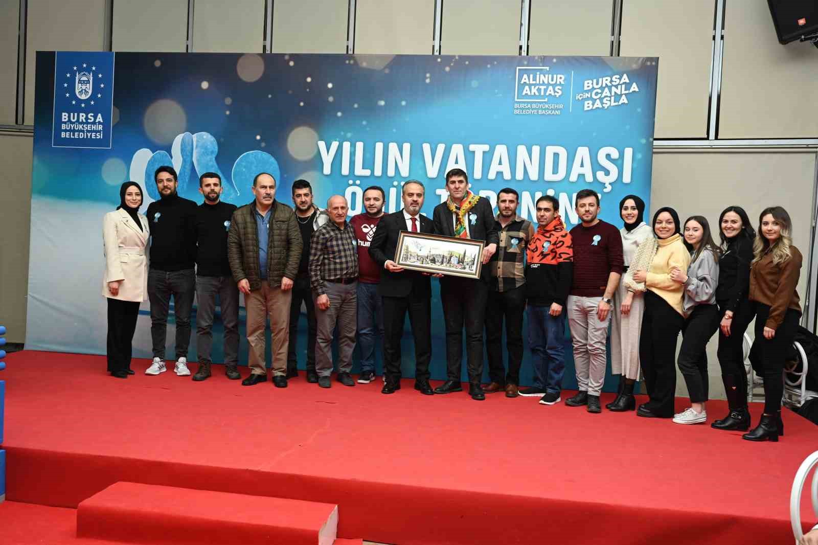 Bursa’da yılın vatandaşı öğretmenler oldu