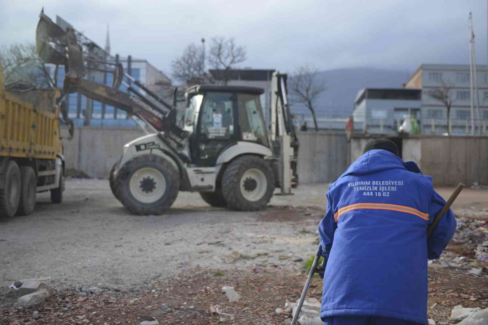 Yıldırım Belediyesi, 2022 yılında ilçede 187 bin ton çöp, 22 bin ton moloz topladı