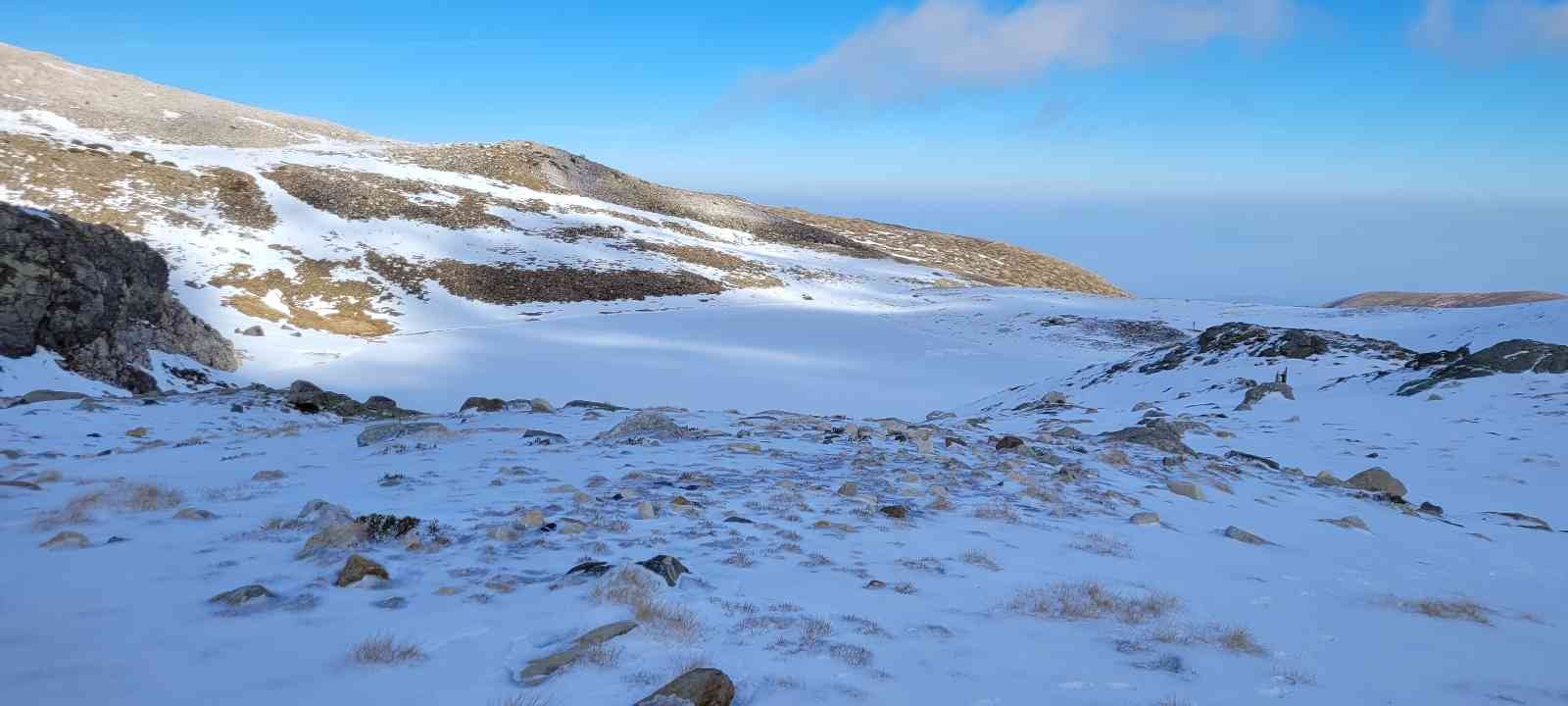 (Özel) Uludağ’da göller buz tuttu ama kar yok