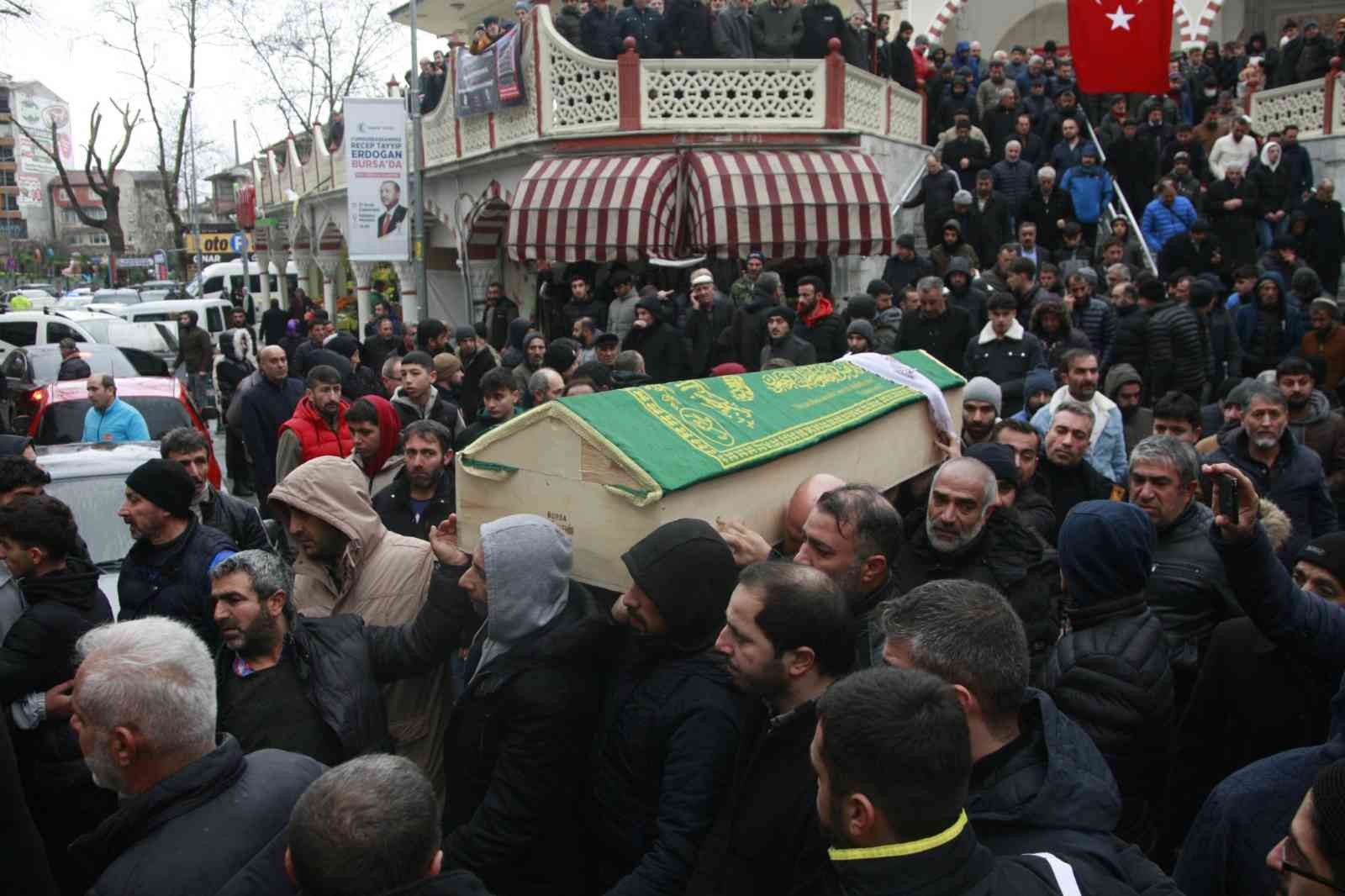 Cinayete kurban giden 4 kişi son yolculuklarına uğurlandı