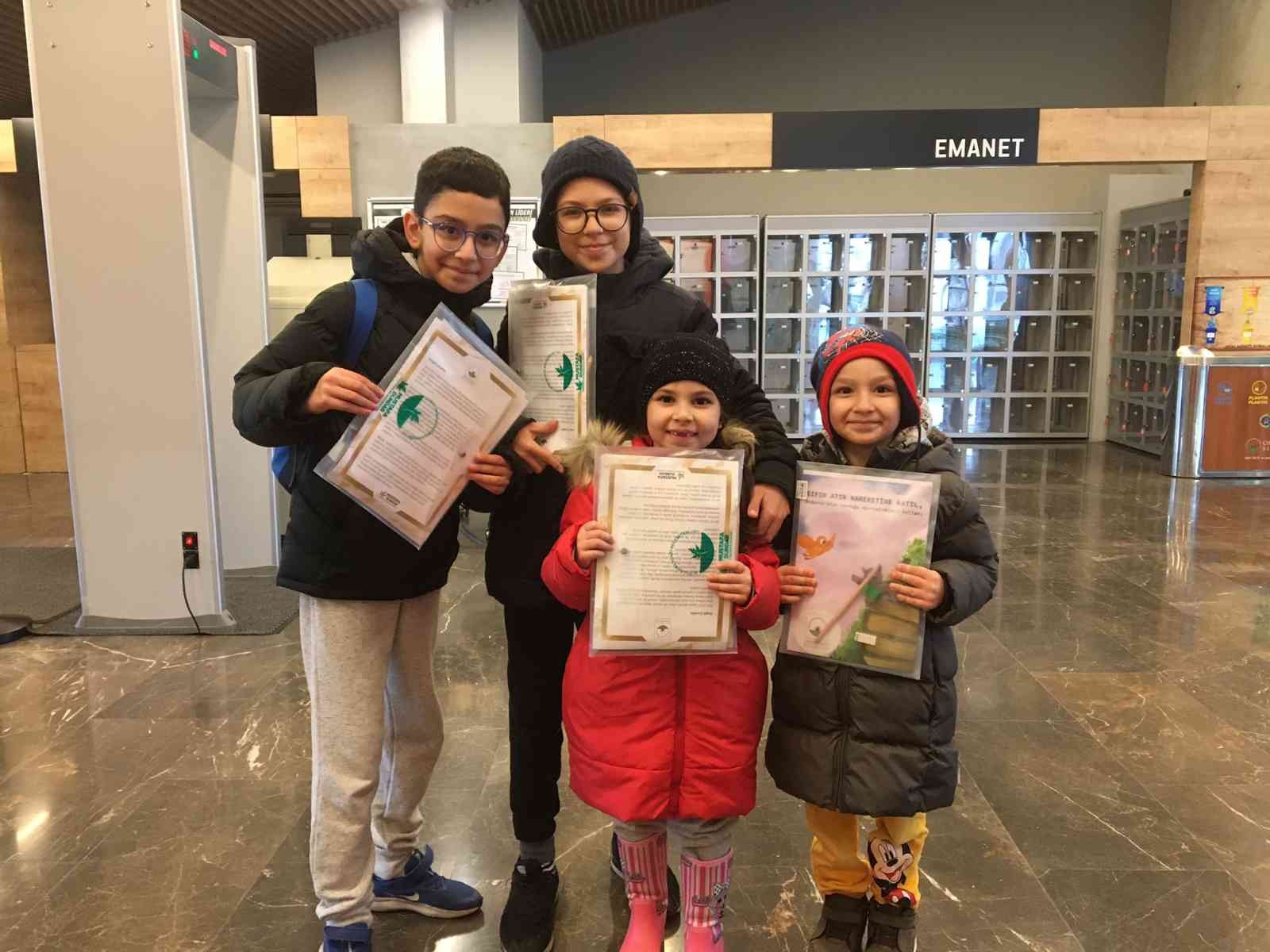 Karnesini alan öğrenciler Fetih Müzesi’ne koştu