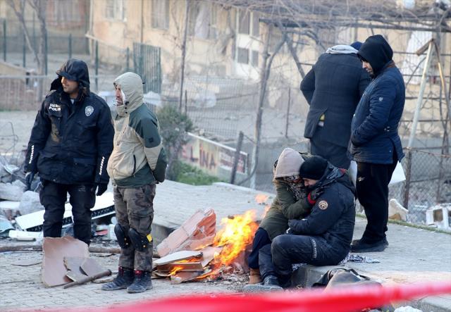 Son Dakika: Depremde hayatını kaybedenlerin sayısı 43 bin 556'ya yükseldi