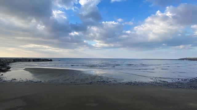 Hatay'ın Arsuz ilçesinde deniz suyu 20 metre çekildi, vatandaşlar tedirgin oldu