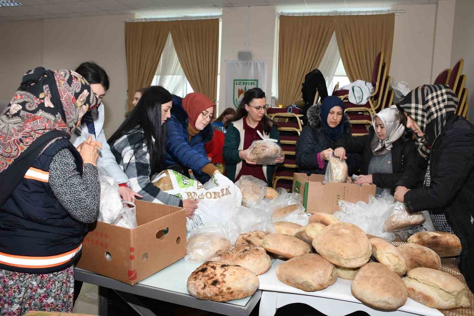 İznik’ten deprem bölgesine 15 tır yardım malzemesi