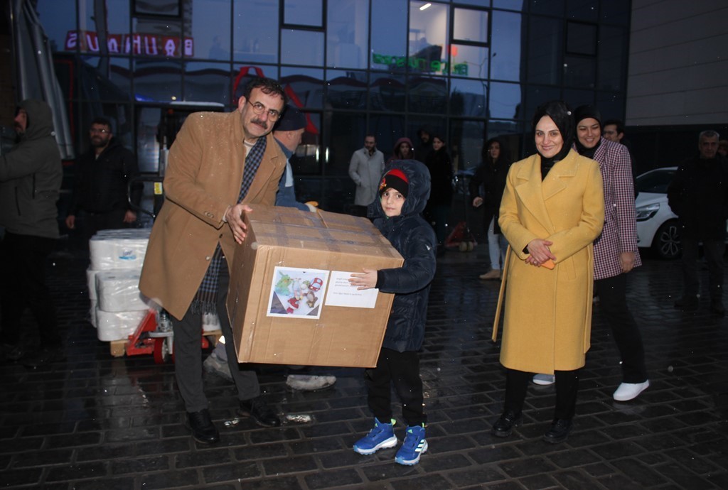 Doruk’tan Hatay Sahra Hastanesi’ne bir tır sağlık malzemesi ve ilaç desteği