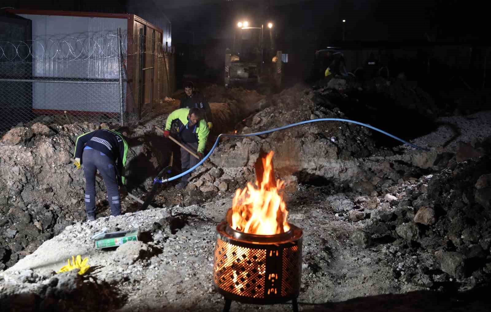 BUSKİ Hatay’da gece gündüz çalışıyor