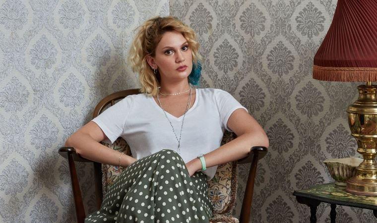 Oyuncu Farah Zeynep Abdullah'tan tepki çeken paylaşım!