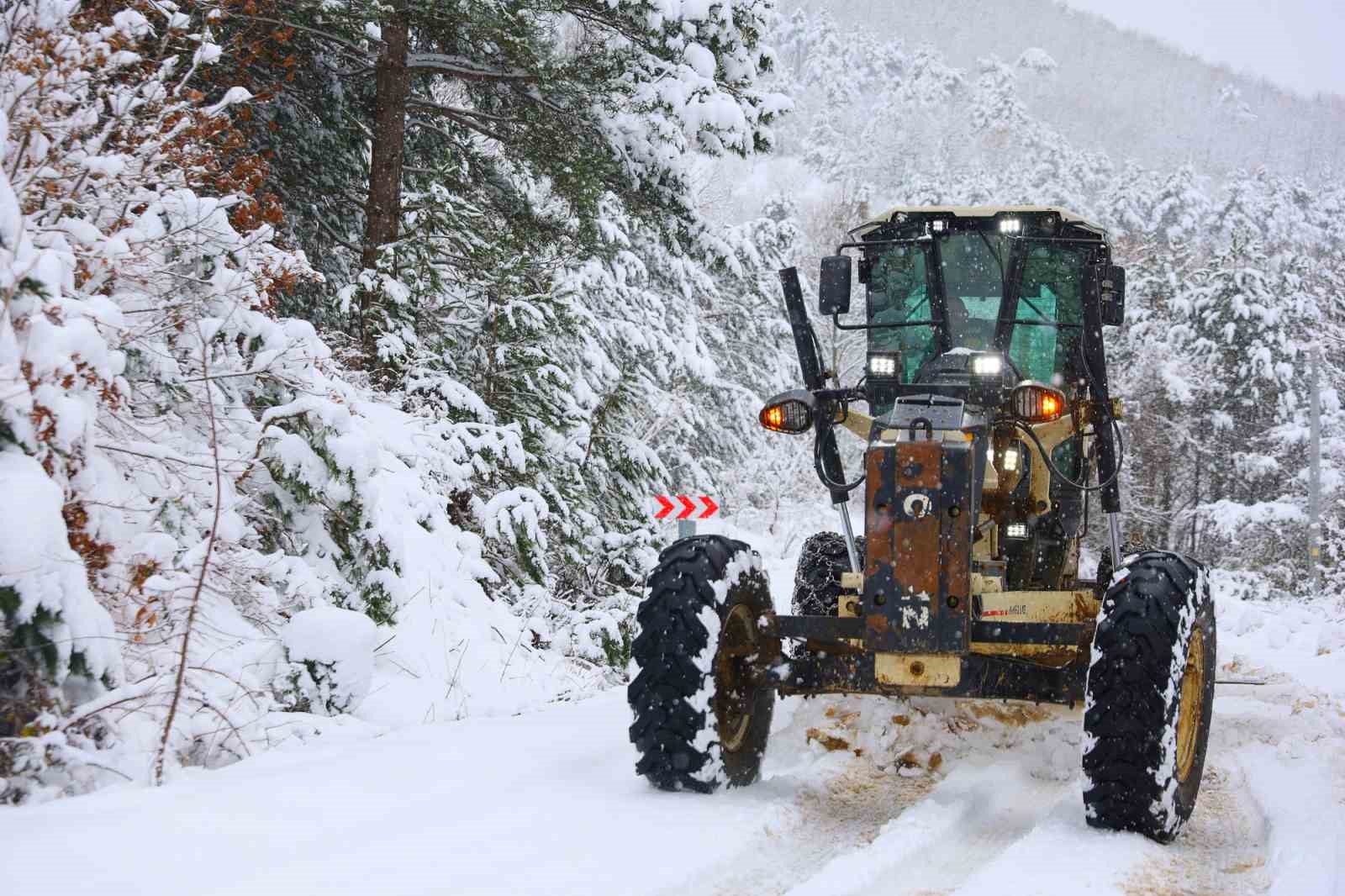 Bursa’da 540 mahalle yolu ulaşıma açıldı