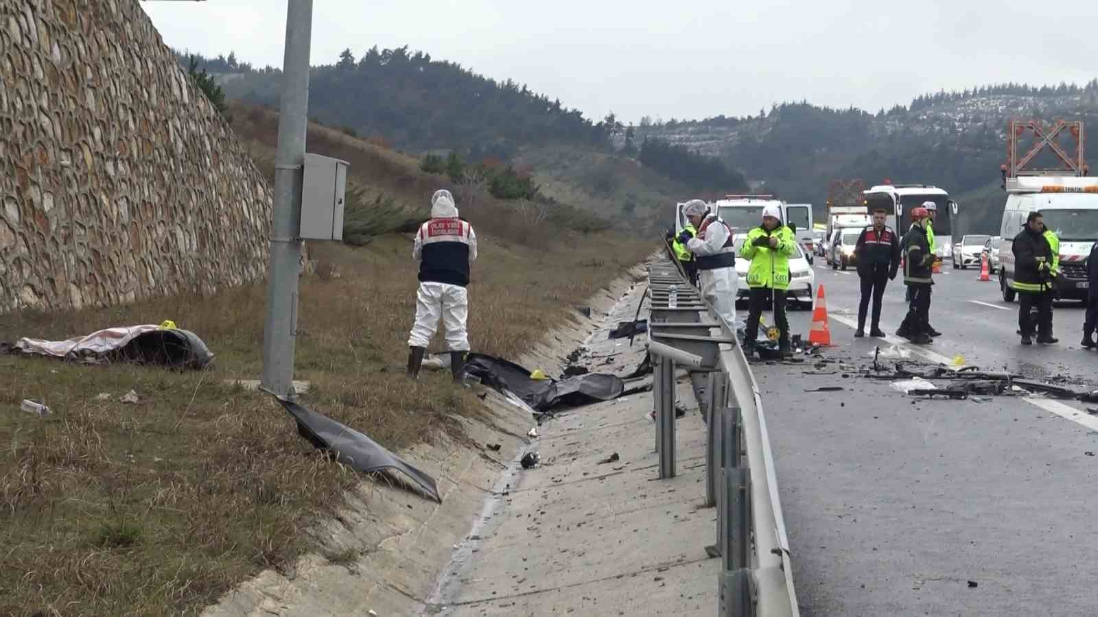 Bursa’da otoyolda facia: 4 ölü, 7 yaralı