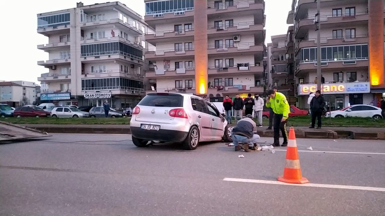 Aracıyla takla atan kadın sürücü yaralandı