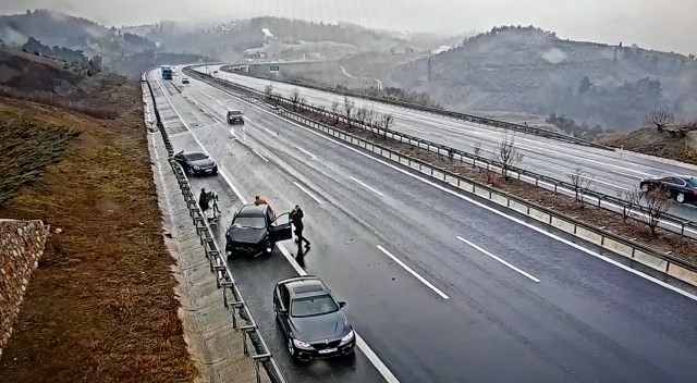 Bursa’da 4 kişinin feci şekilde öldüğü kaza anı kamerada