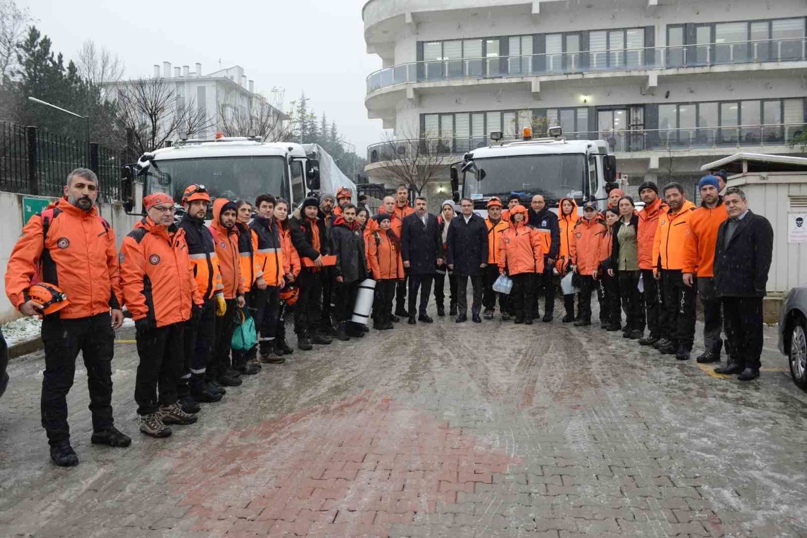 Yıldırım tüm ekipleriyle afet bölgesinde