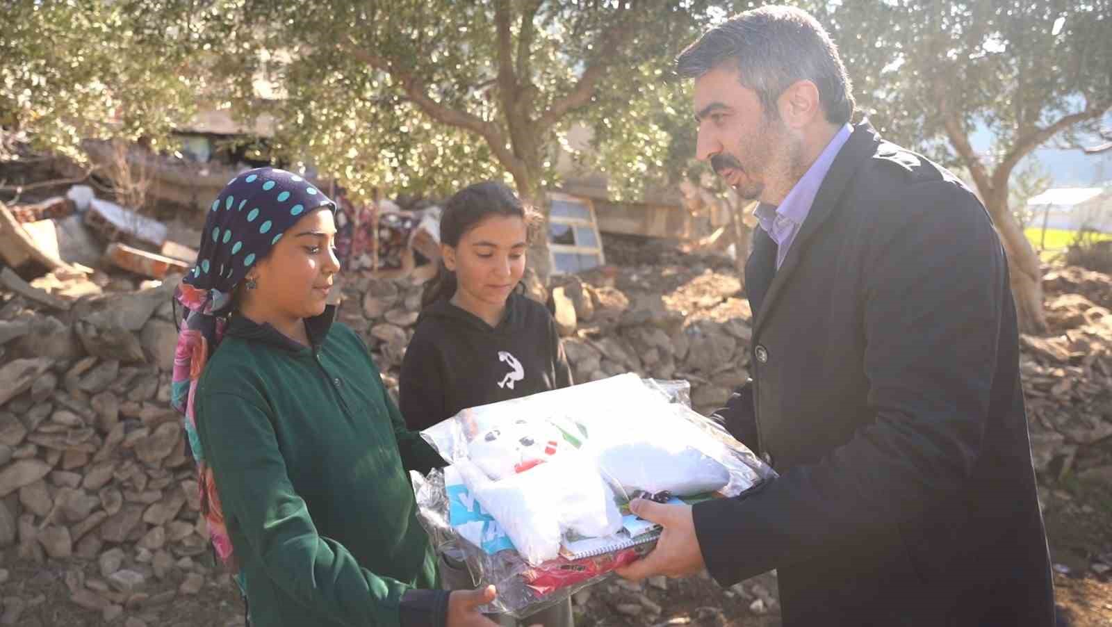 Yıldırım’dan depremzede çocuklara oyuncak