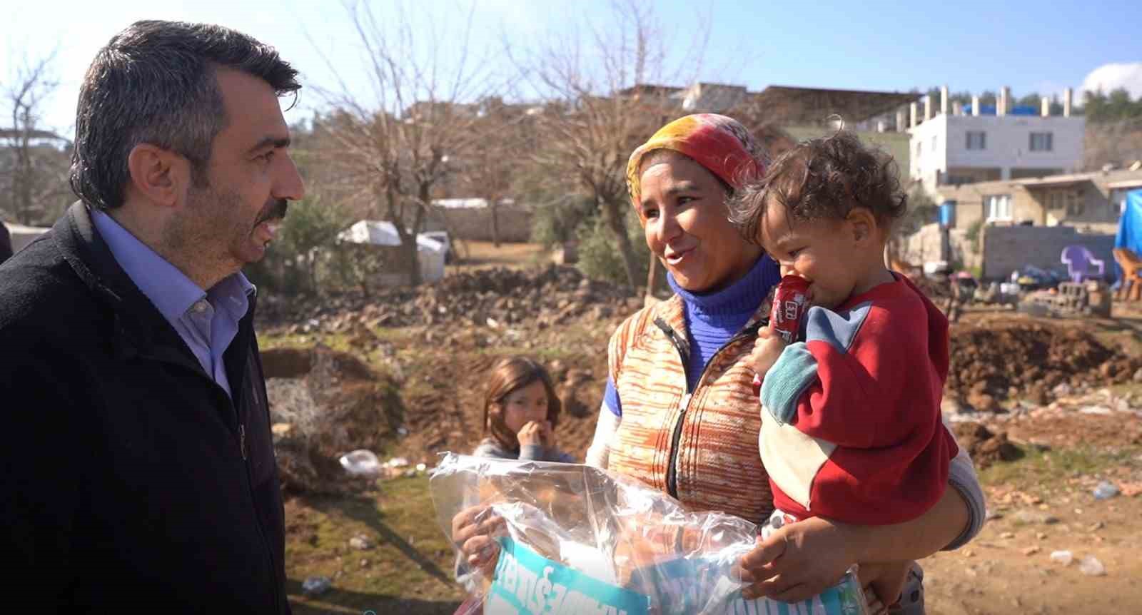 Yıldırım’dan depremzede çocuklara oyuncak