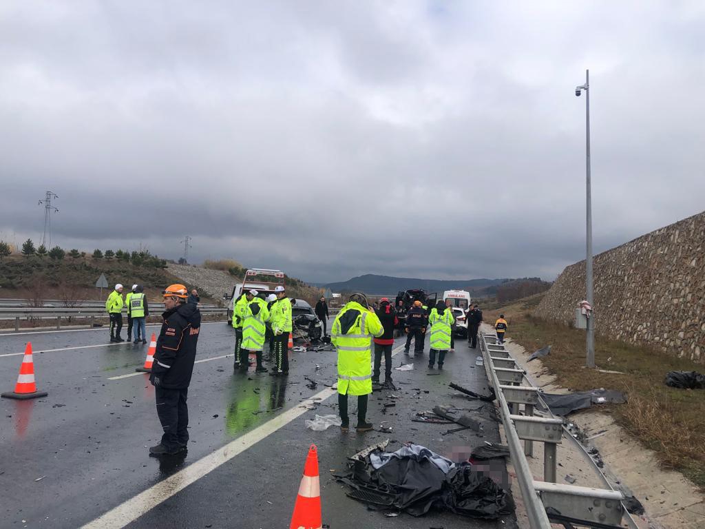 Bursa’da zincirleme trafik kazası: 4 ölü, 7 yaralı