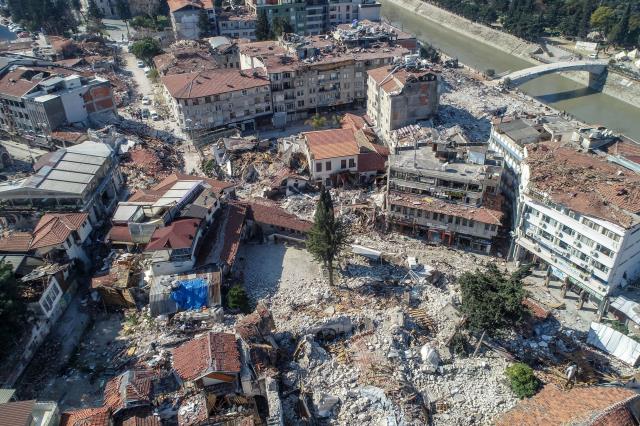 Hatay'daki Rende Sitesi'nde kolonların kesildiği iddiasına takipsizlik veren savcıya inceleme