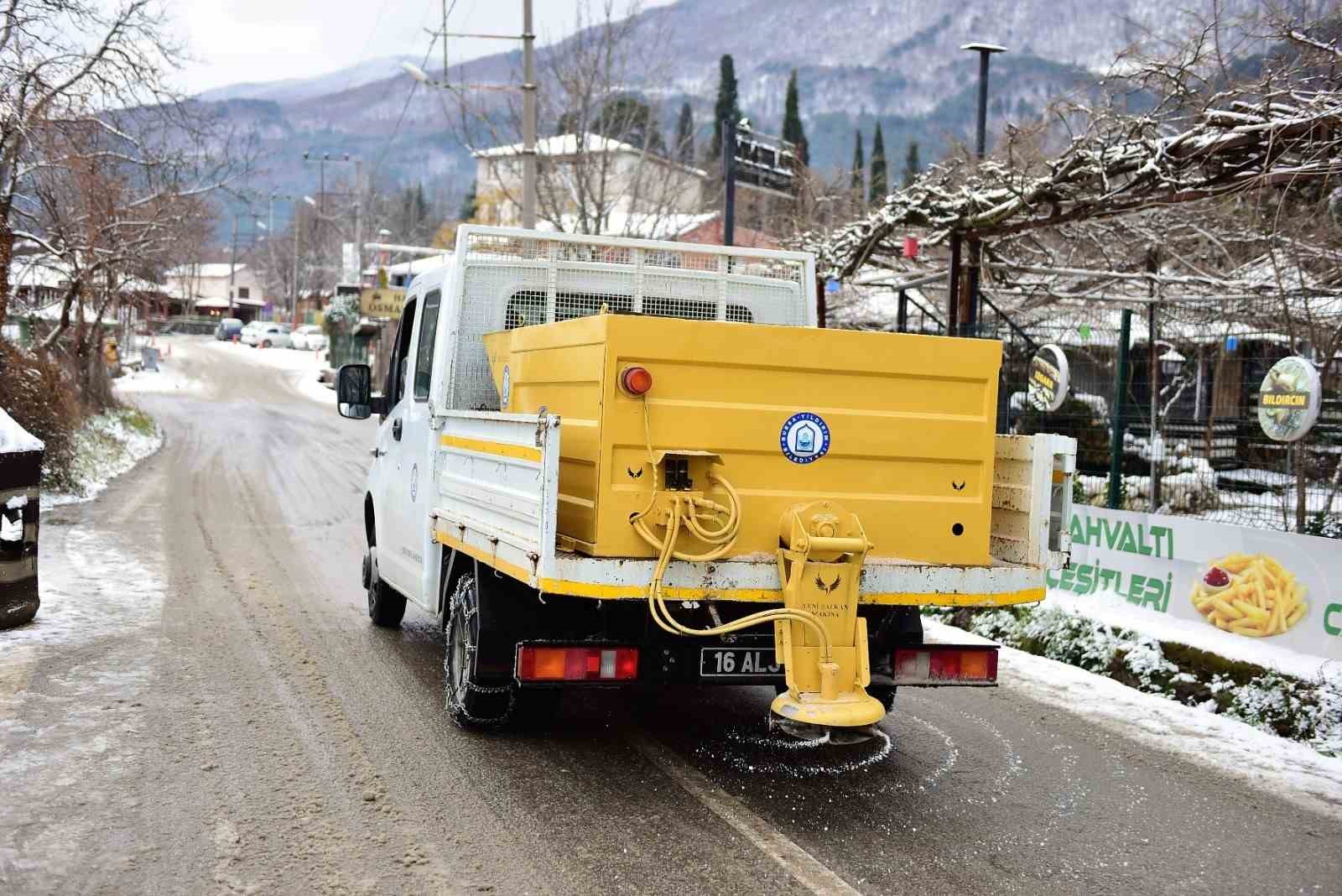 Yıldırım’da kar mesaisi