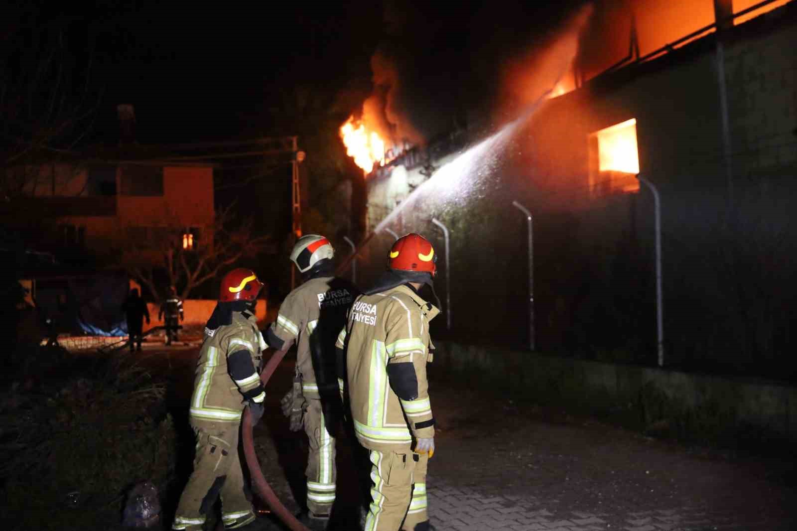 Bursa itfaiyesi gece gündüz iş başında