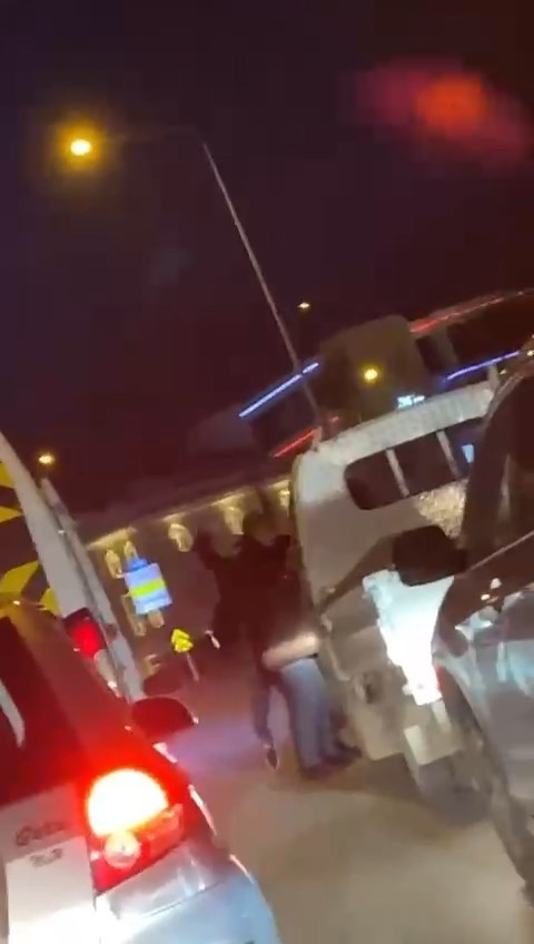 Trafikteki yol verme kavgaları kamerada