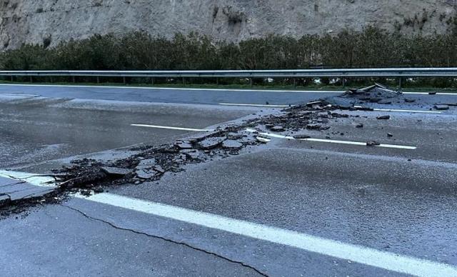 TAG Otoyolu'nun Osmaniye-Gaziantep arası deprem nedeniyle ulaşıma kapatıldı