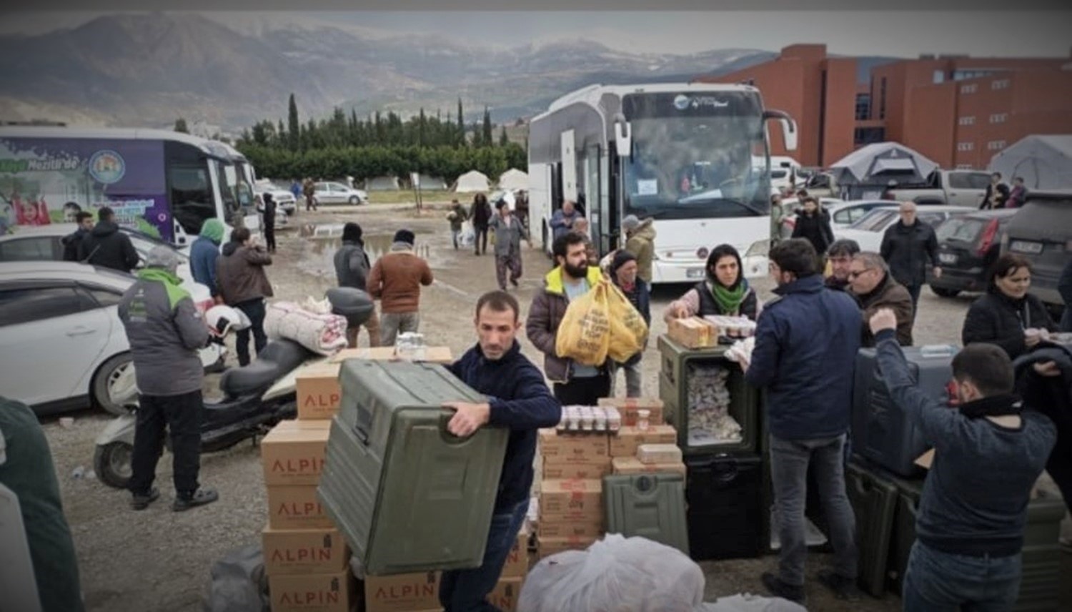 BUYSAD üyelerinden hazır yemek ve mobil mutfak desteği