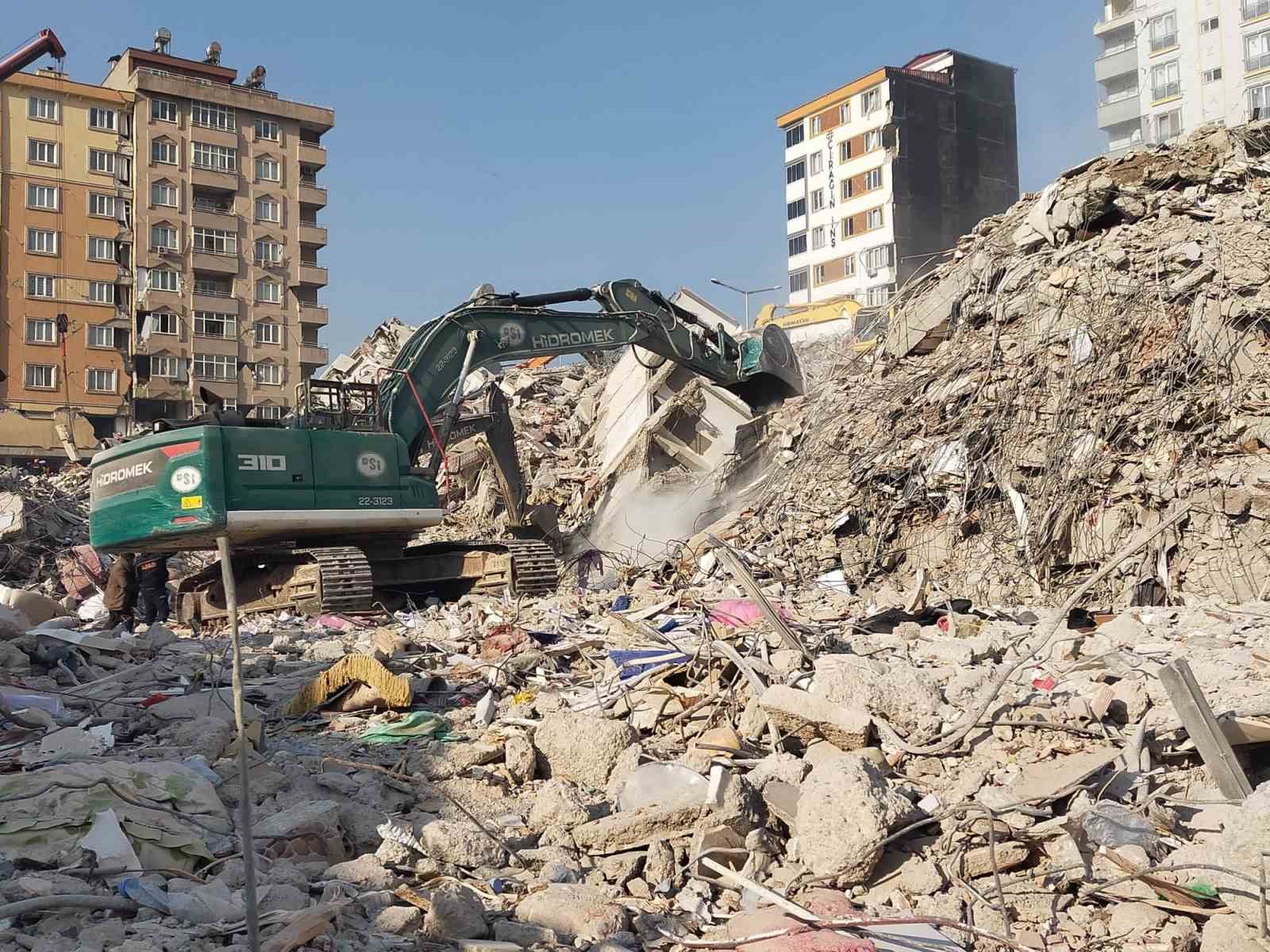 Deprem bölgesinden Bursa’ya dönen ekipten çarpıcı fotoğraflar