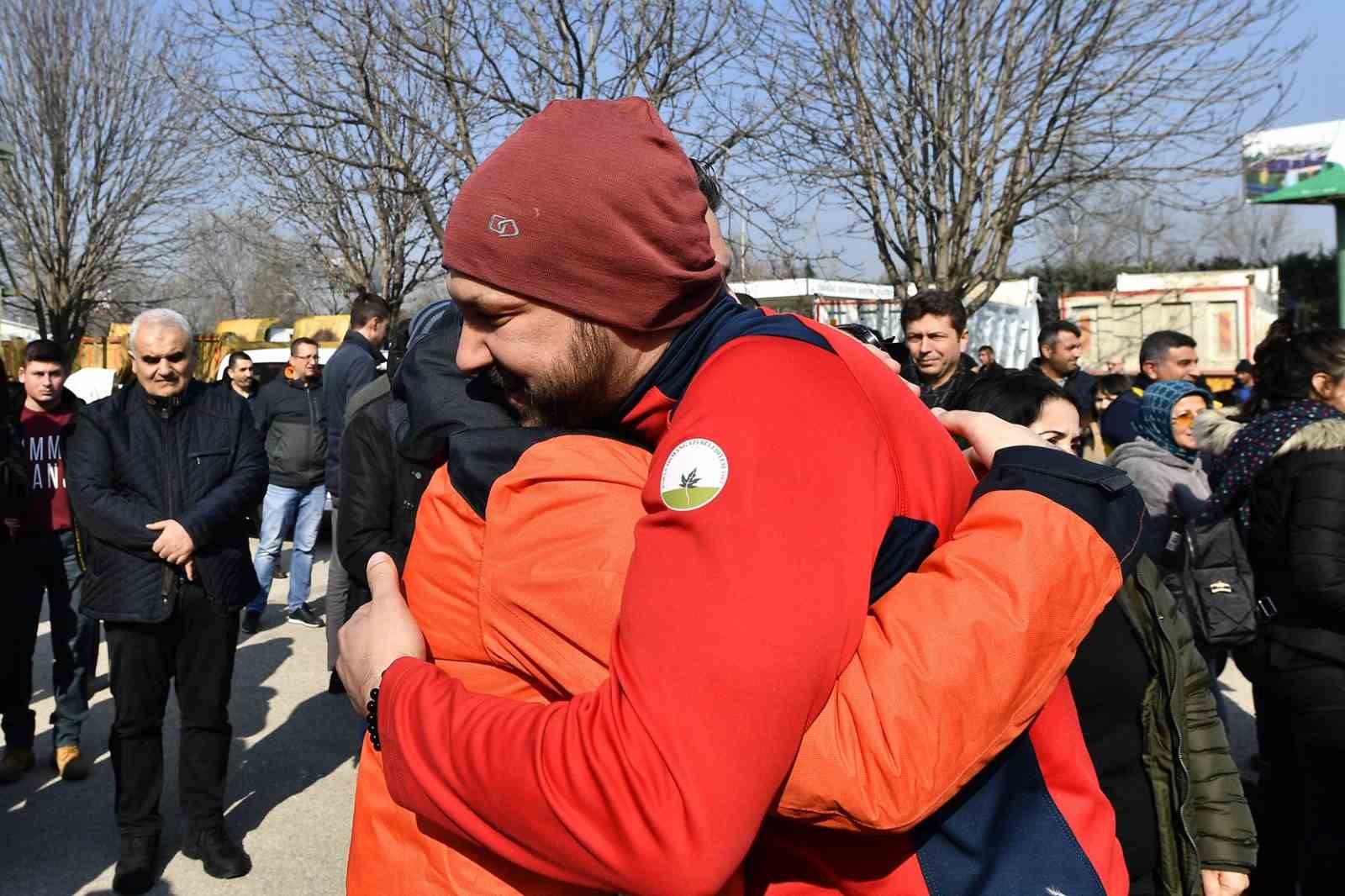 Osmangazi ekiplerine duygusal karşılama