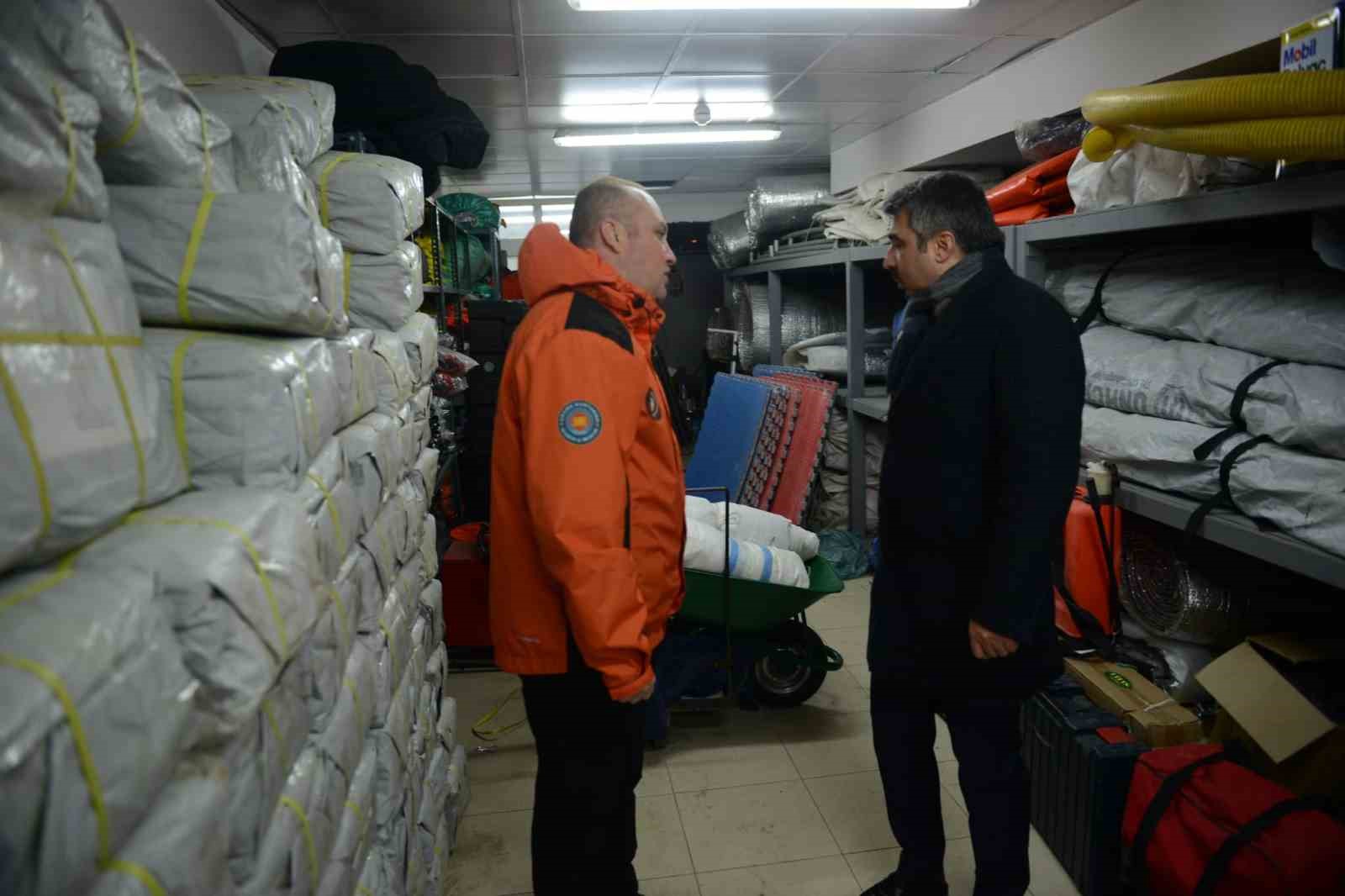 Yıldırım arama kurtarma ekipleri deprem bölgesine hareket etti