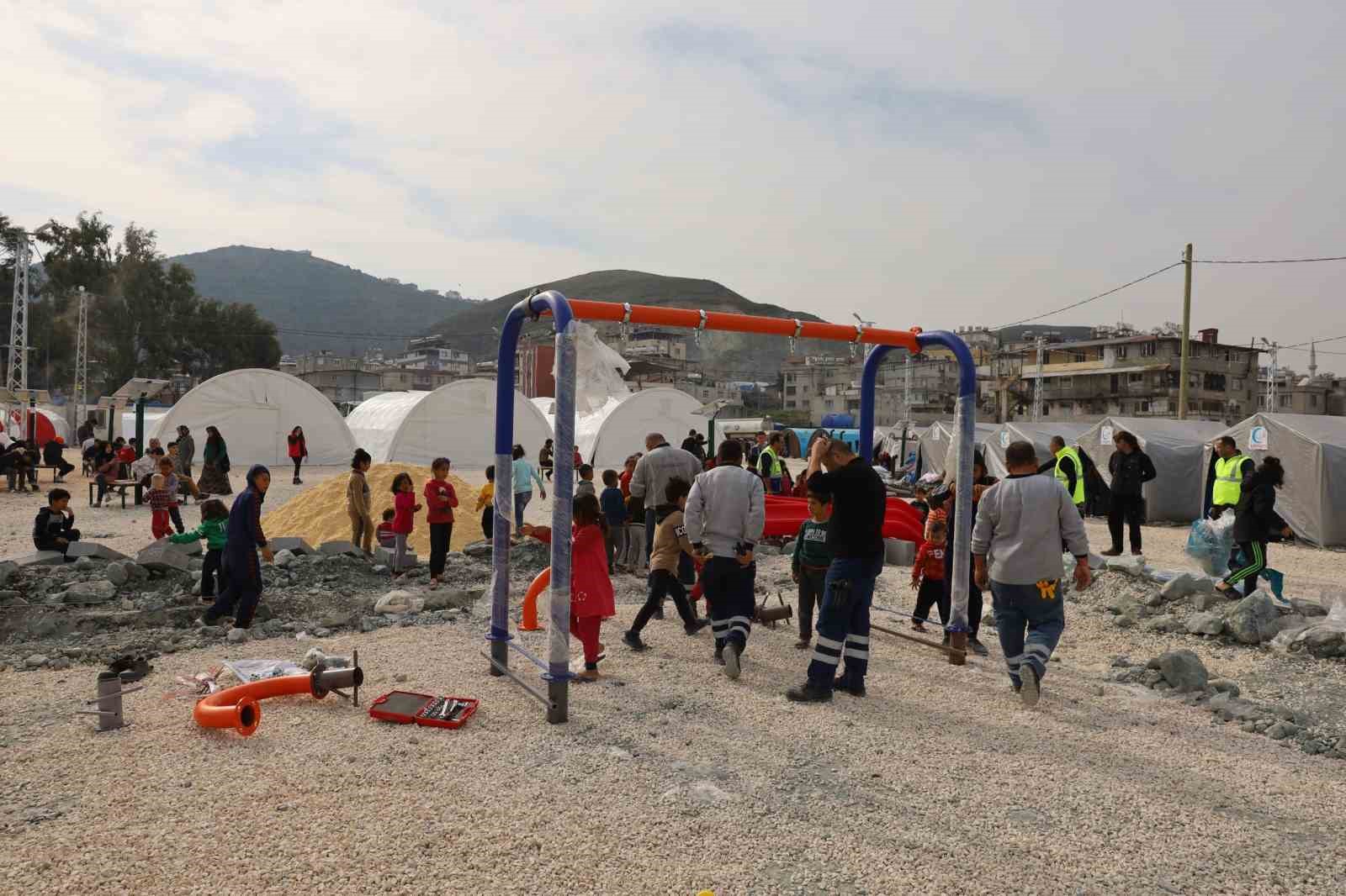 Bursa’da Büyükşehir’den depremzede çocuklara oyun parkı