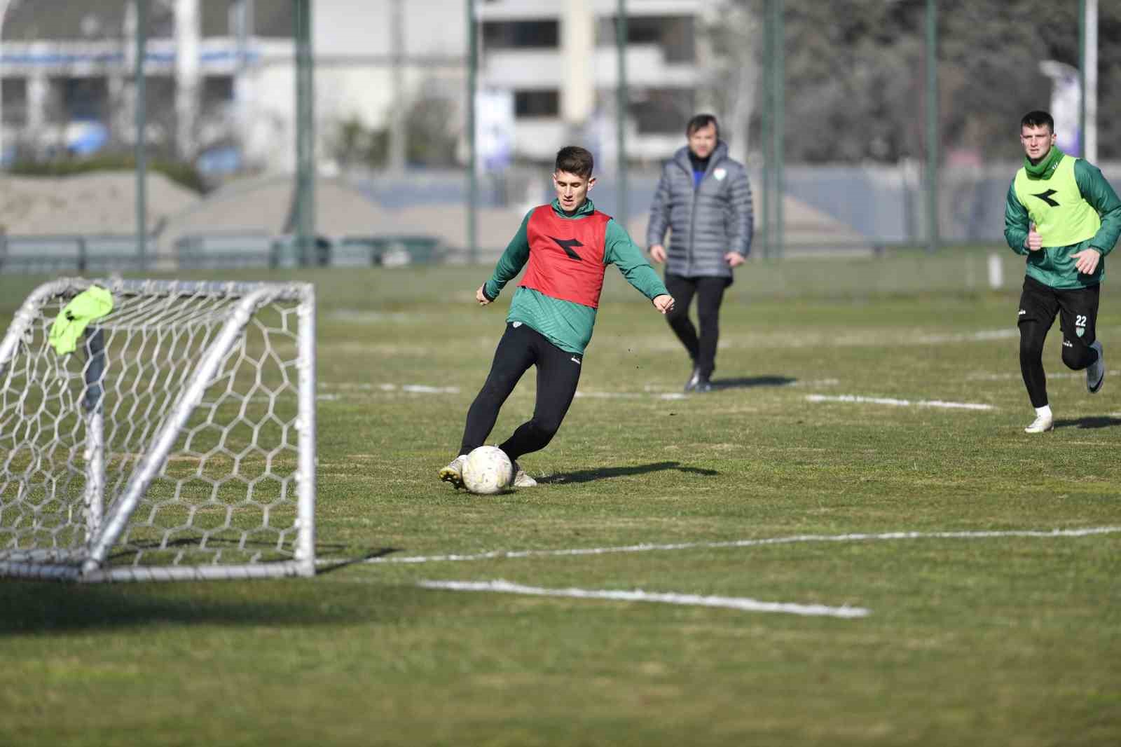 Bursaspor’da hazırlıklar devam ediyor