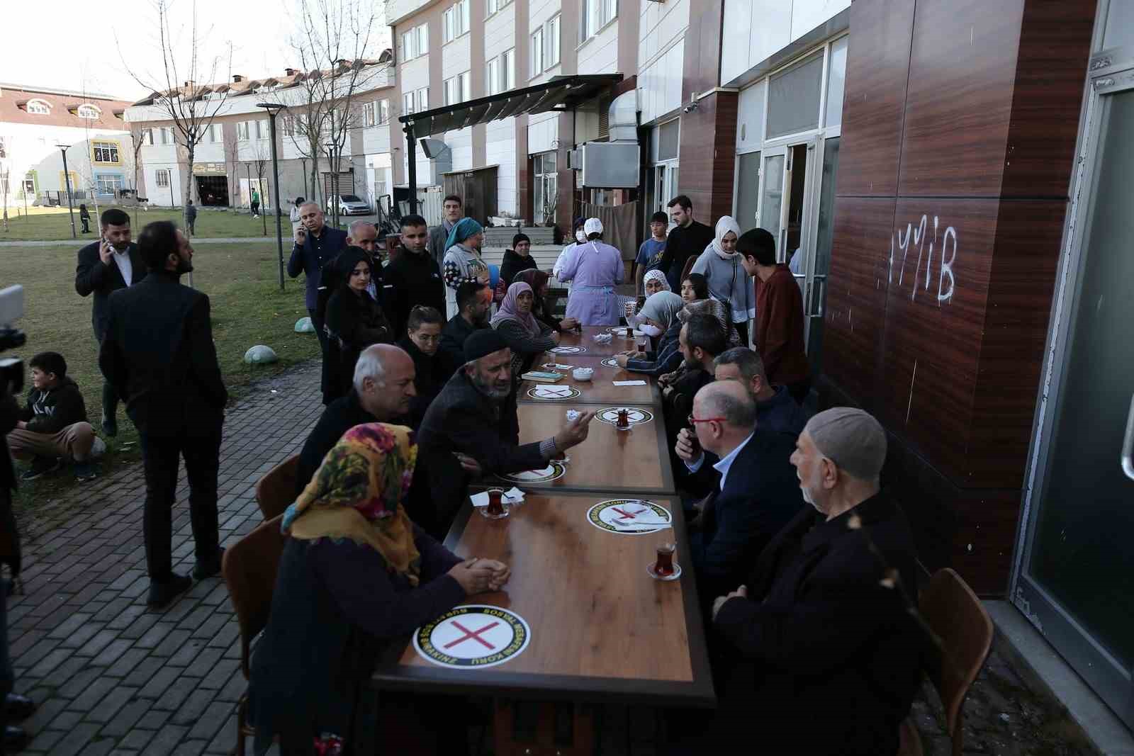 Bursa 25 bin depremzedeye kucak açtı