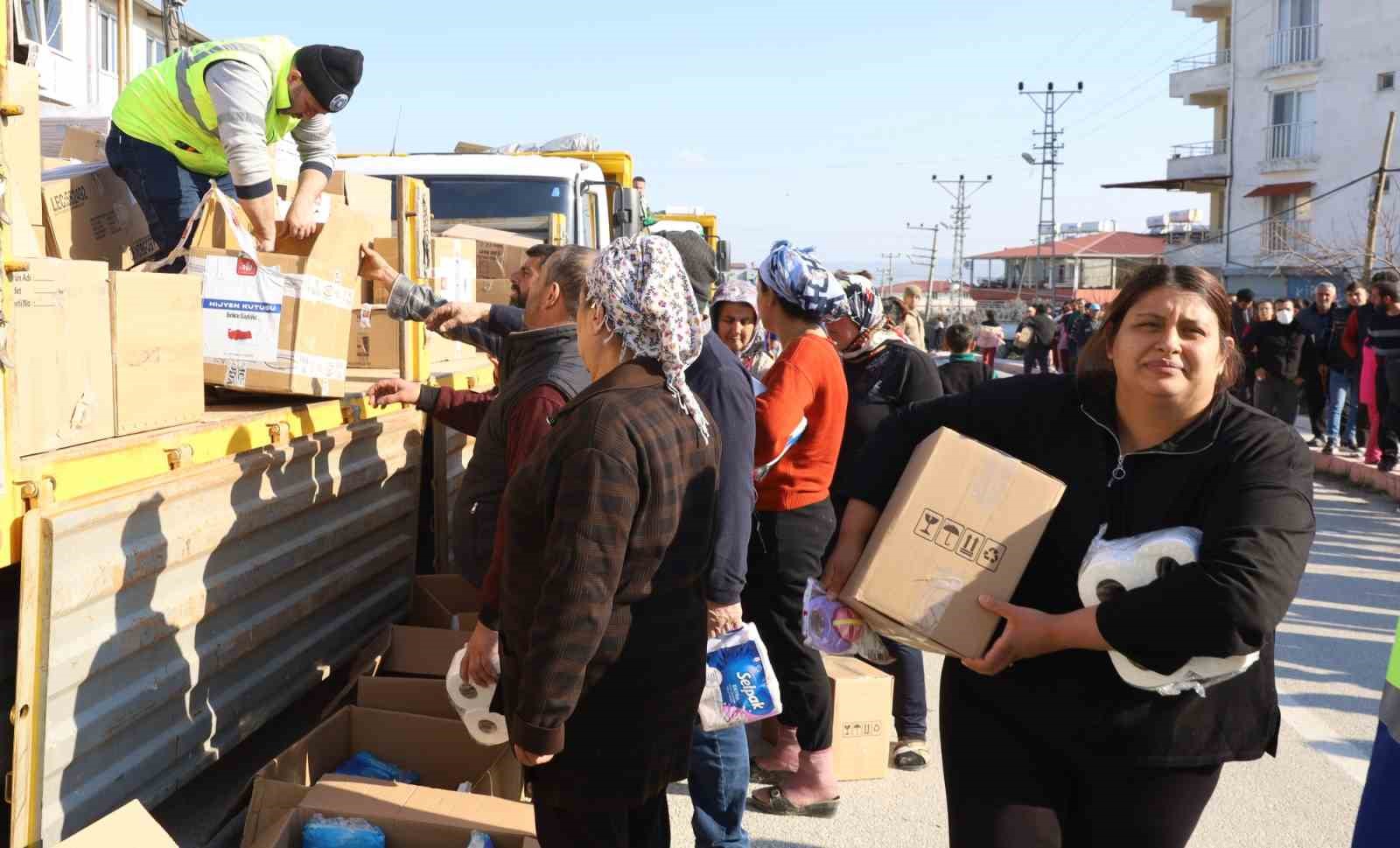 Büyükşehir yaralara merhem oluyor