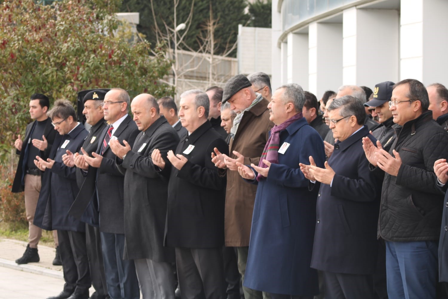 Depremde hayatını kaybeden polis memuru son yolculuğuna uğurlandı