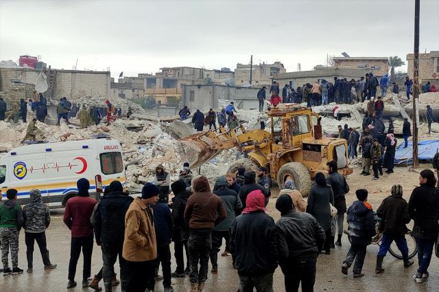 Kahramanmaraş merkezli depremlerden etkilenen Suriye'de ölenlerin sayısı 2 bin 530'a çıktı