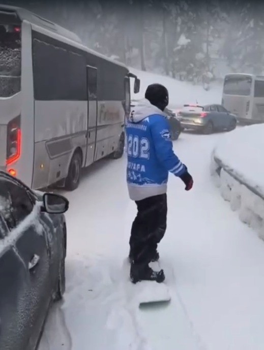 Uludağ yolu kapandı, 25 kilometrelik trafik oluştu