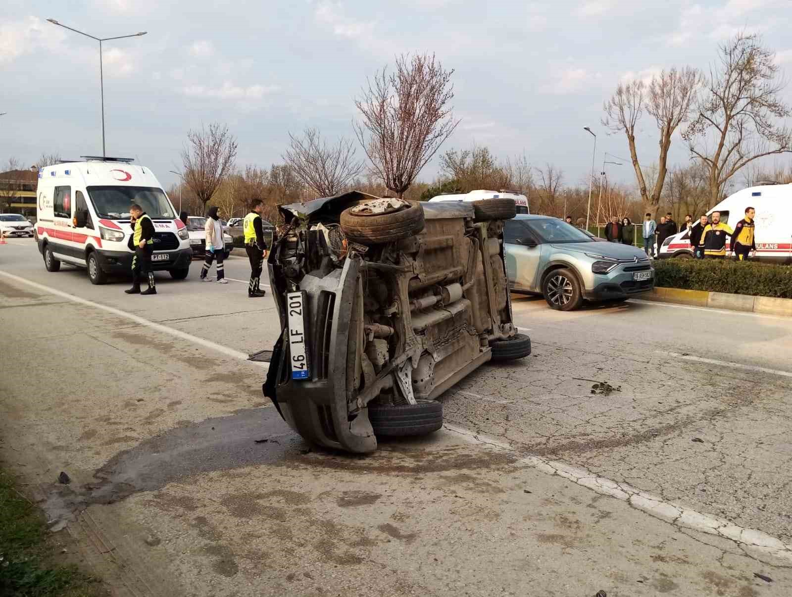 Bursa’da alkollü sürücü otomobiliyle takla attı: 5 yaralı