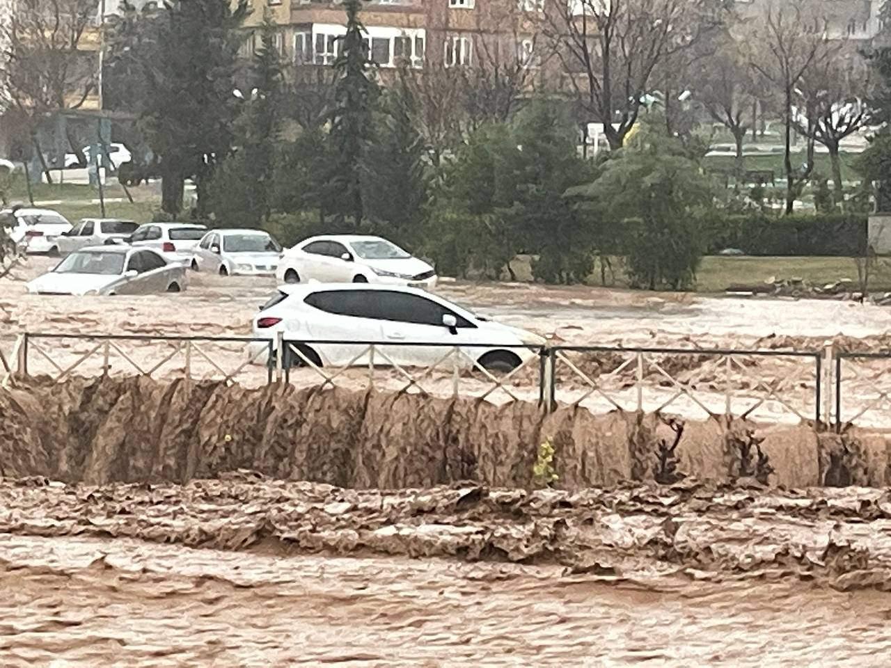 Adıyaman'da ve Şanlıurfa'da sağanak nedeniyle can kaybı 10'a yükseldi