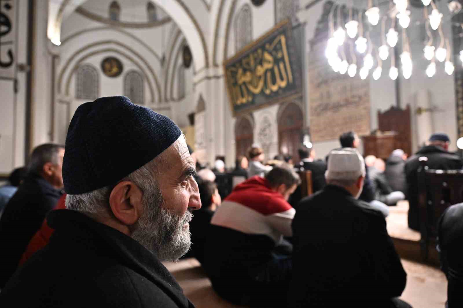 İlk teravih Ulu Cami’de