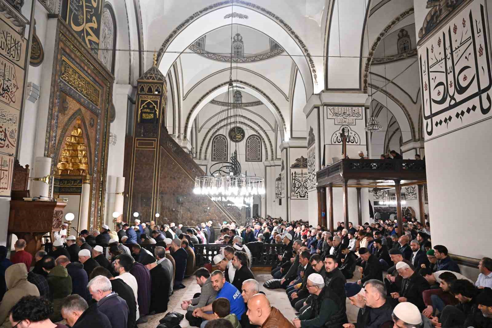 İlk teravih Ulu Cami’de