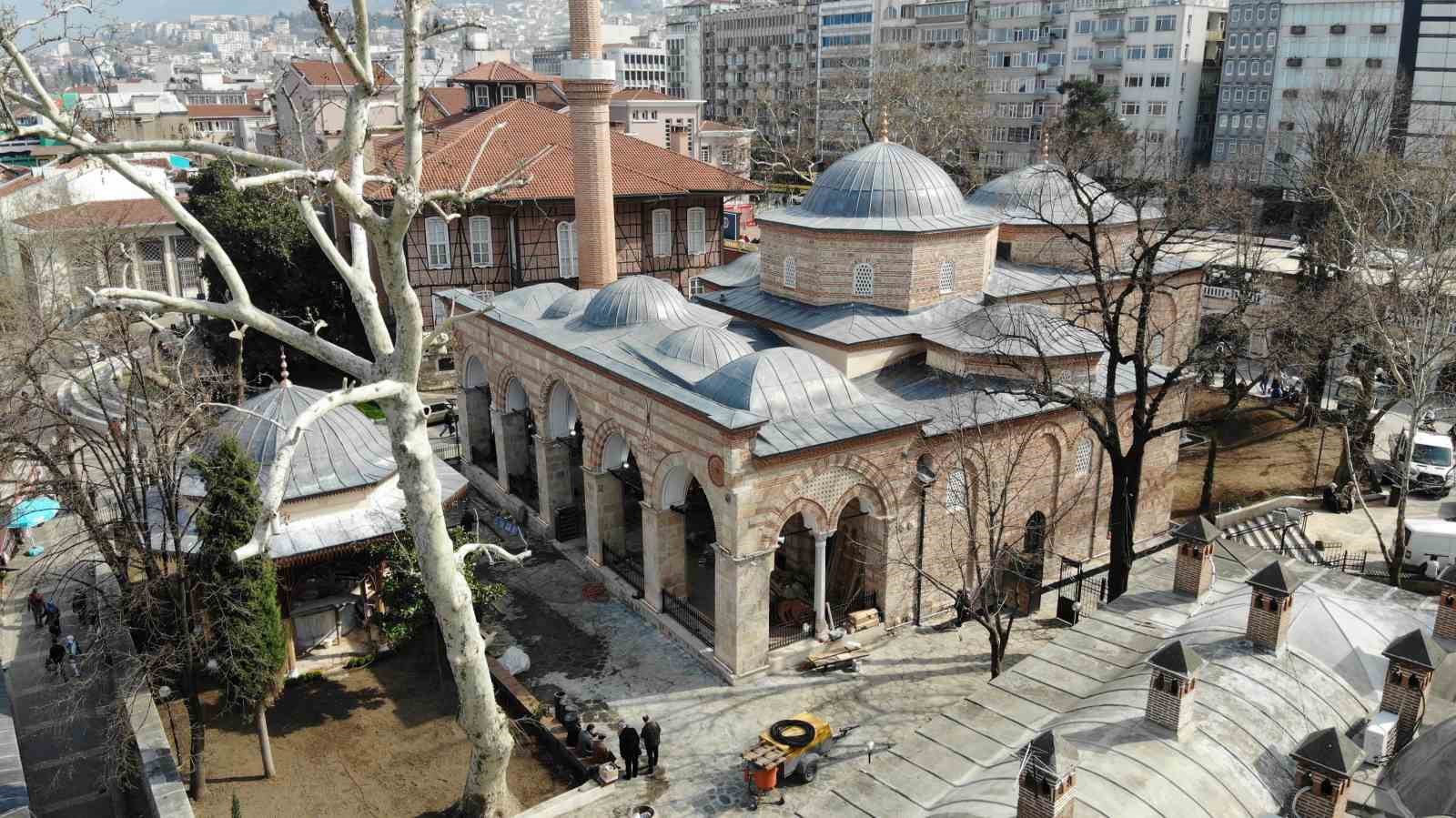 (Özel) Gazi Orhan Bey Camii, 3 yıl aradan sonra teravih namazı ile ibadete açılıyor