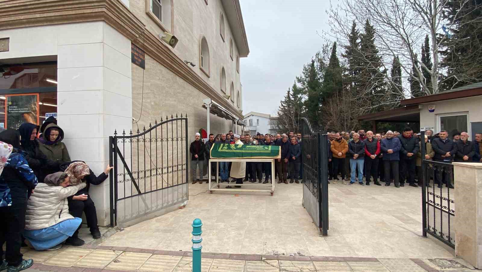 Bursa’da cinayete kurban giden 2 çocuk babası toprağa verildi