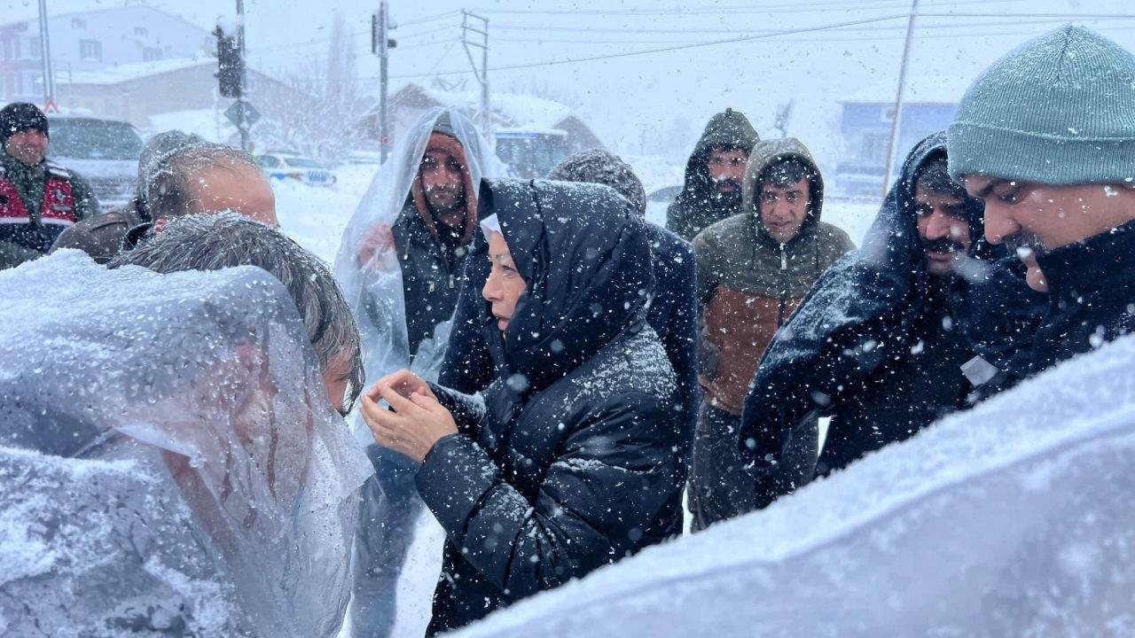 Depremin ilk günü devletin milleti için nasıl çalıştığı görüntülerle ortaya çıktı