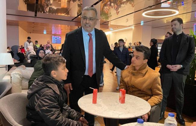 THY'nin 'Tek Yürek' isimli uçağının ilk yolcuları depremzedeler oldu