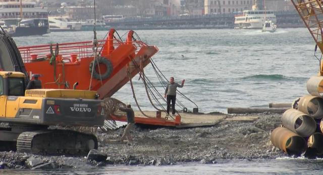 Branda fırtınada uçtu, Kız Kulesi'ndeki restorasyonda gelinen son nokta kameralara yansıdı