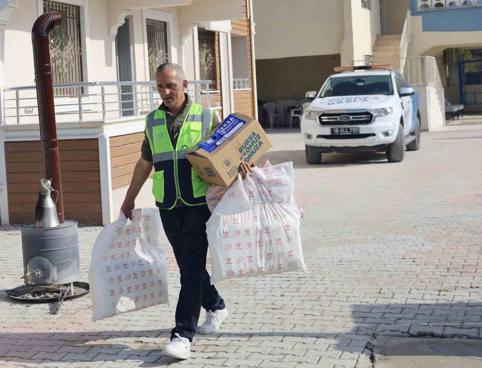 Bursa, deprem bölgesinde gönüllere dokunuyor